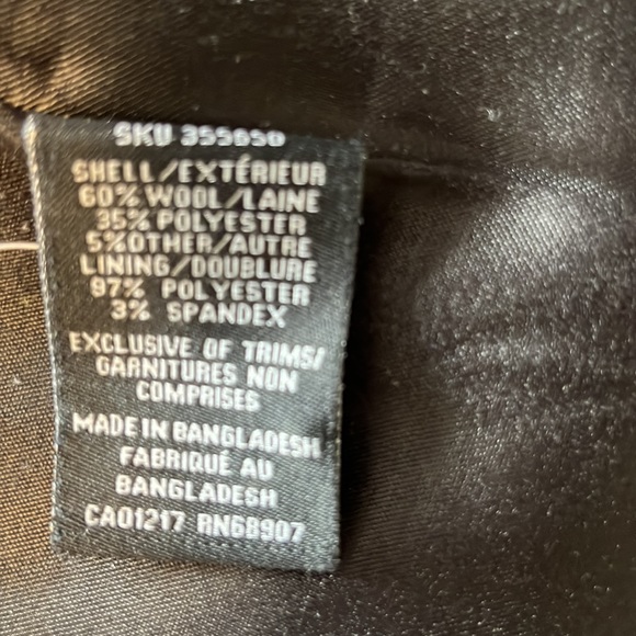 Large black pea coat with belt knee trouser length great condition!wool blend - Picture 4 of 4